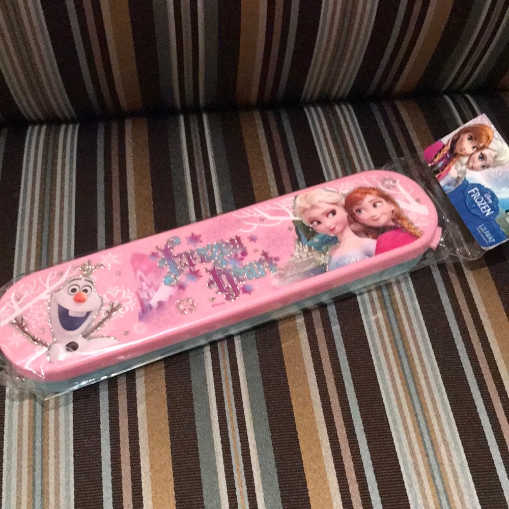 NWT Disney Frozen utensil case plastic box